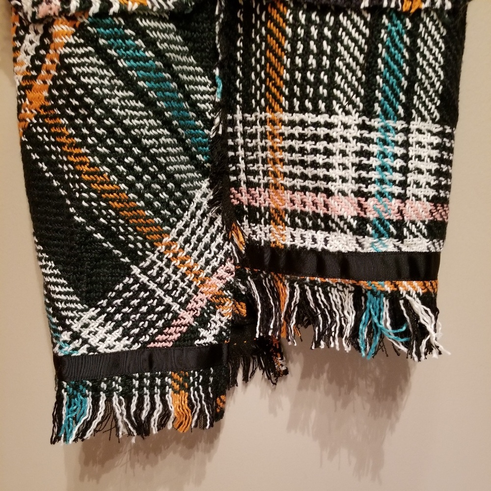 🆕️XS Plaid Asymmetrical sleeveless tunic top - Picture 5 of 6